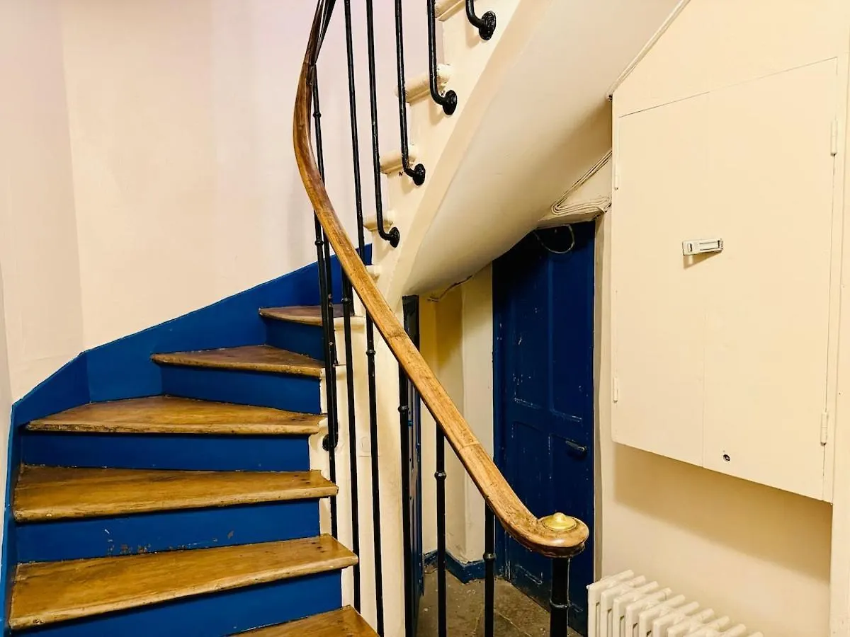 Homestay szállás Charmant Cocon Au Coeur De Montmartre Párizs Franciaország