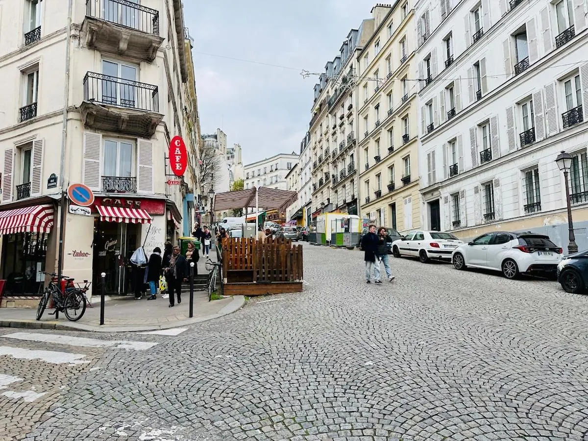 Charmant Cocon Au Coeur De Montmartre París Habitación en casa particular