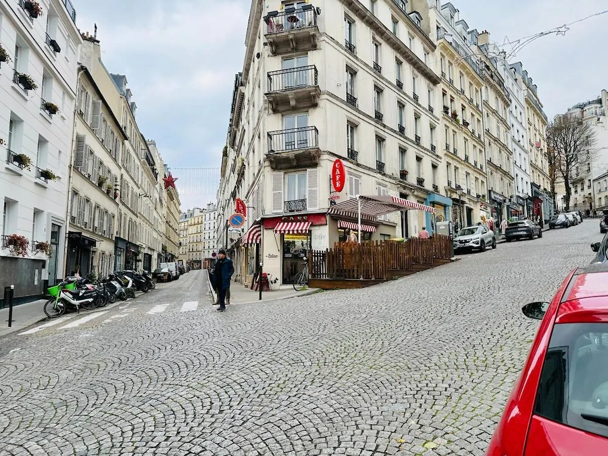 Charmant Cocon Au Coeur De Montmartre París